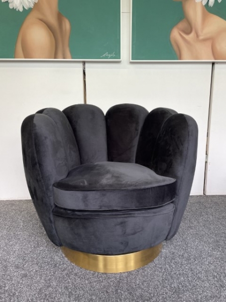MO026, Fauteuil rotatif "PIVOINE" velours noir, pied gold rotatif.